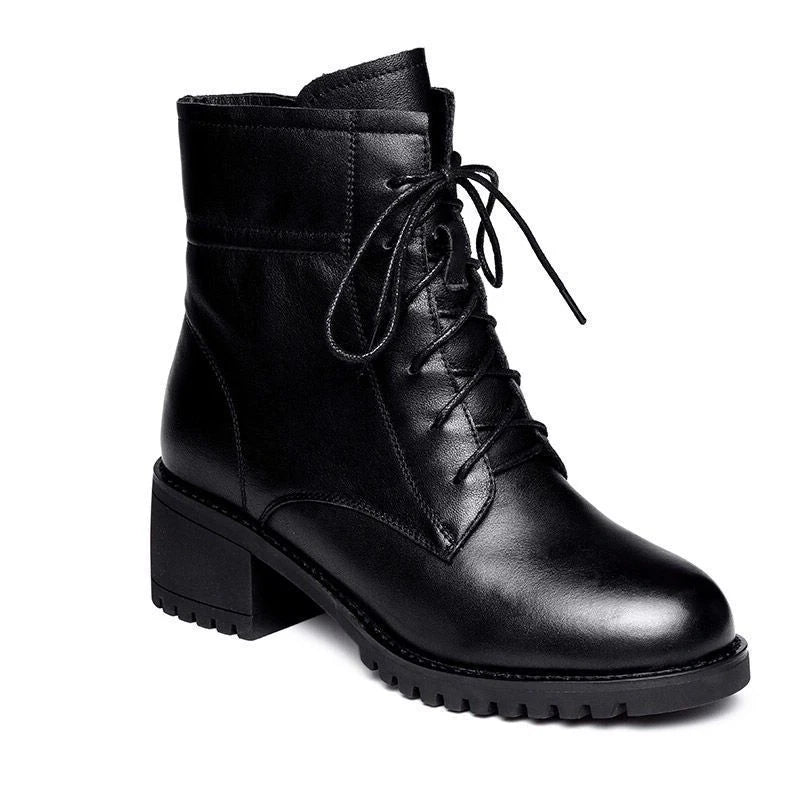 Fashionable Women Leather Boots