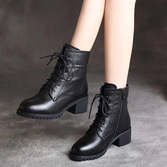 Fashionable Women Leather Boots