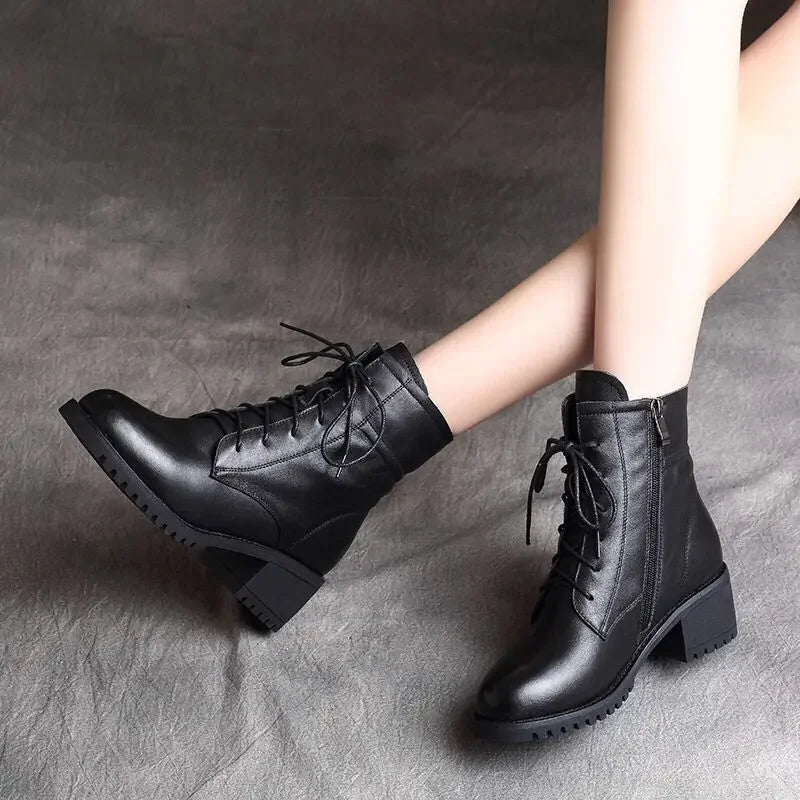 Fashionable Women Leather Boots
