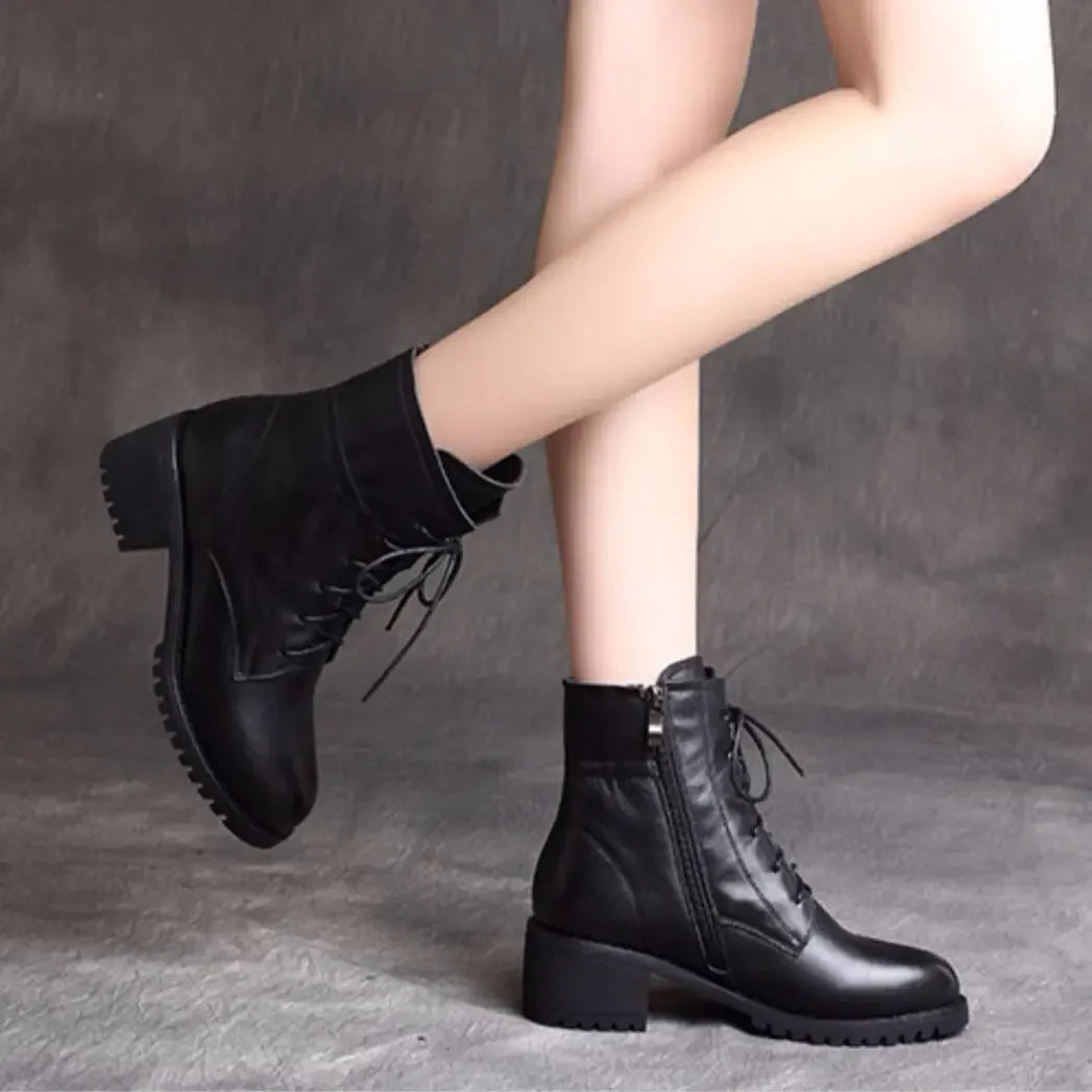 Fashionable Women Leather Boots