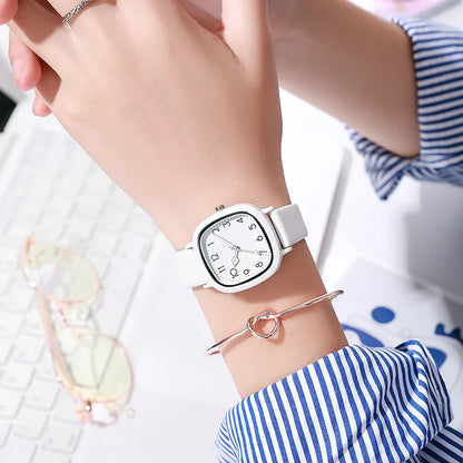 Fashion  Bear Women Quartz Watch